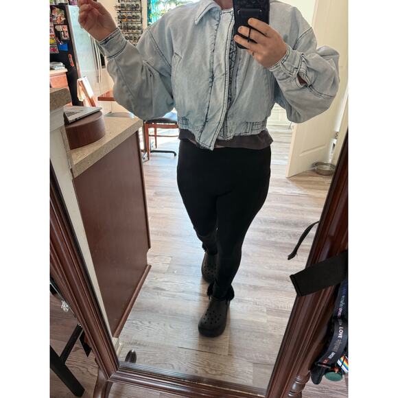 BDG Urban Outfitters Vintage Inspired Crop Bomber Baggy Jean Jacket - Picture 3 of 13